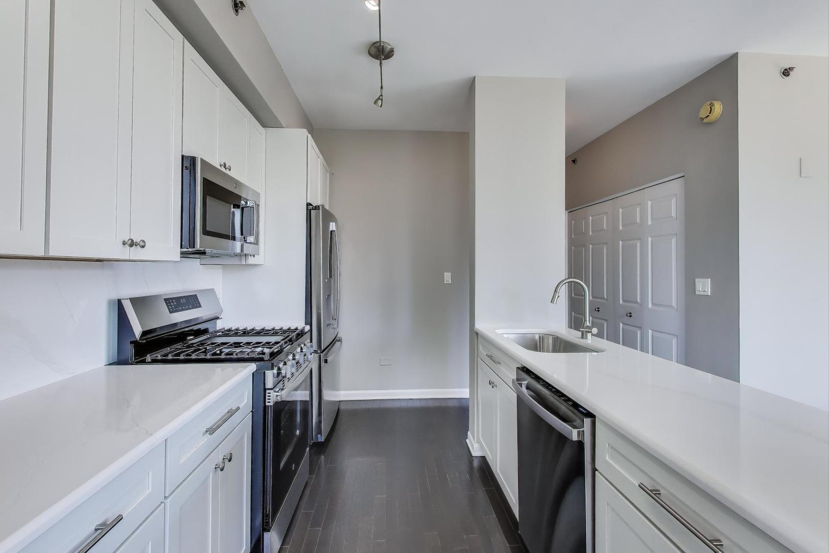 400 W Ontario Street Unit: 1005