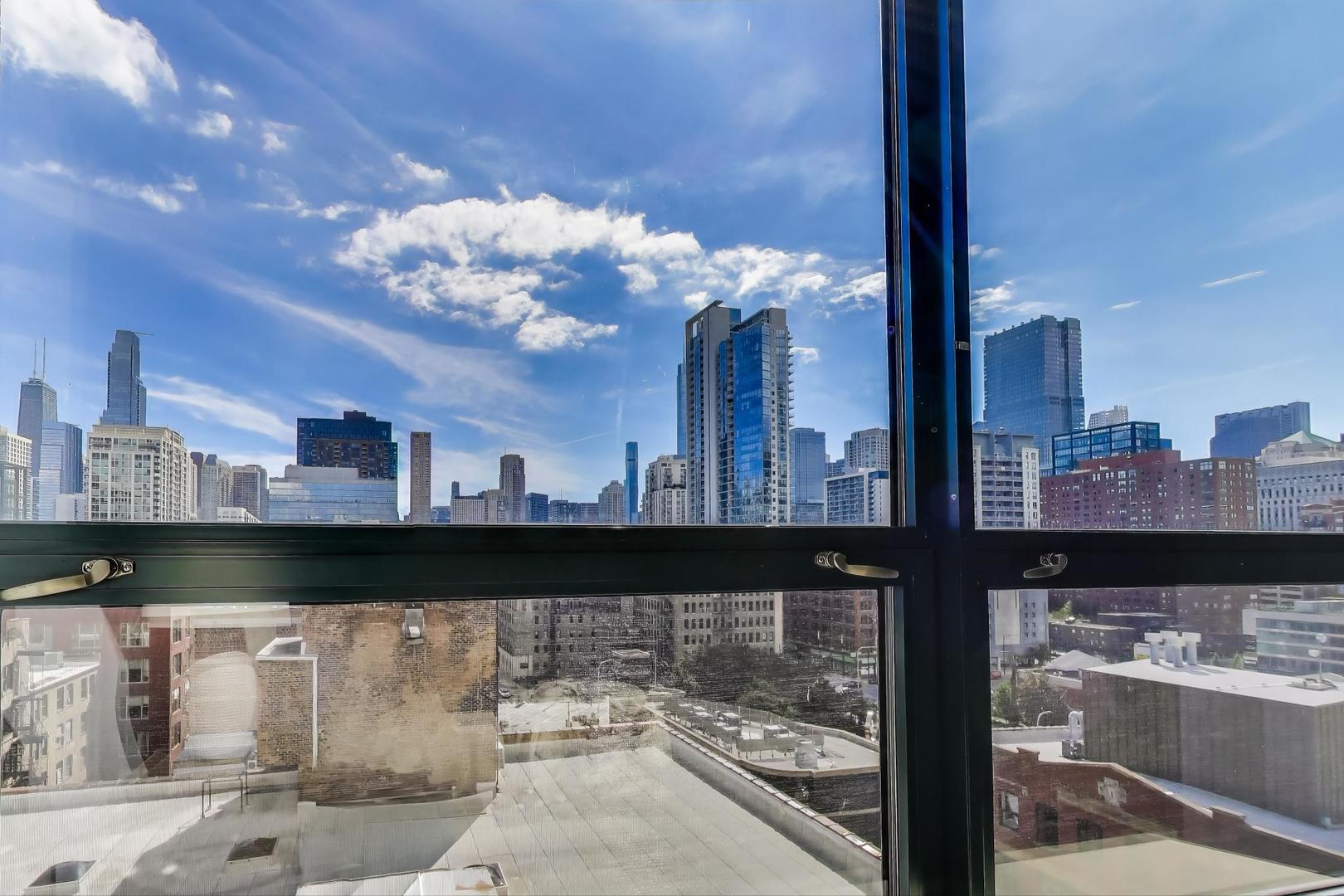 400 W Ontario Street Unit: 1005
