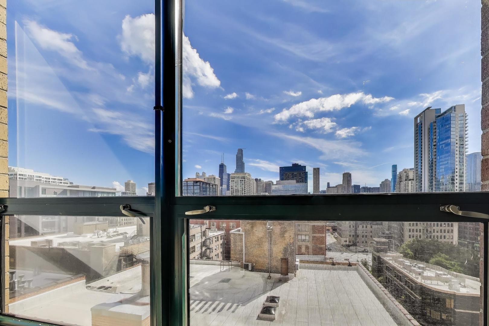 400 W Ontario Street Unit: 1005