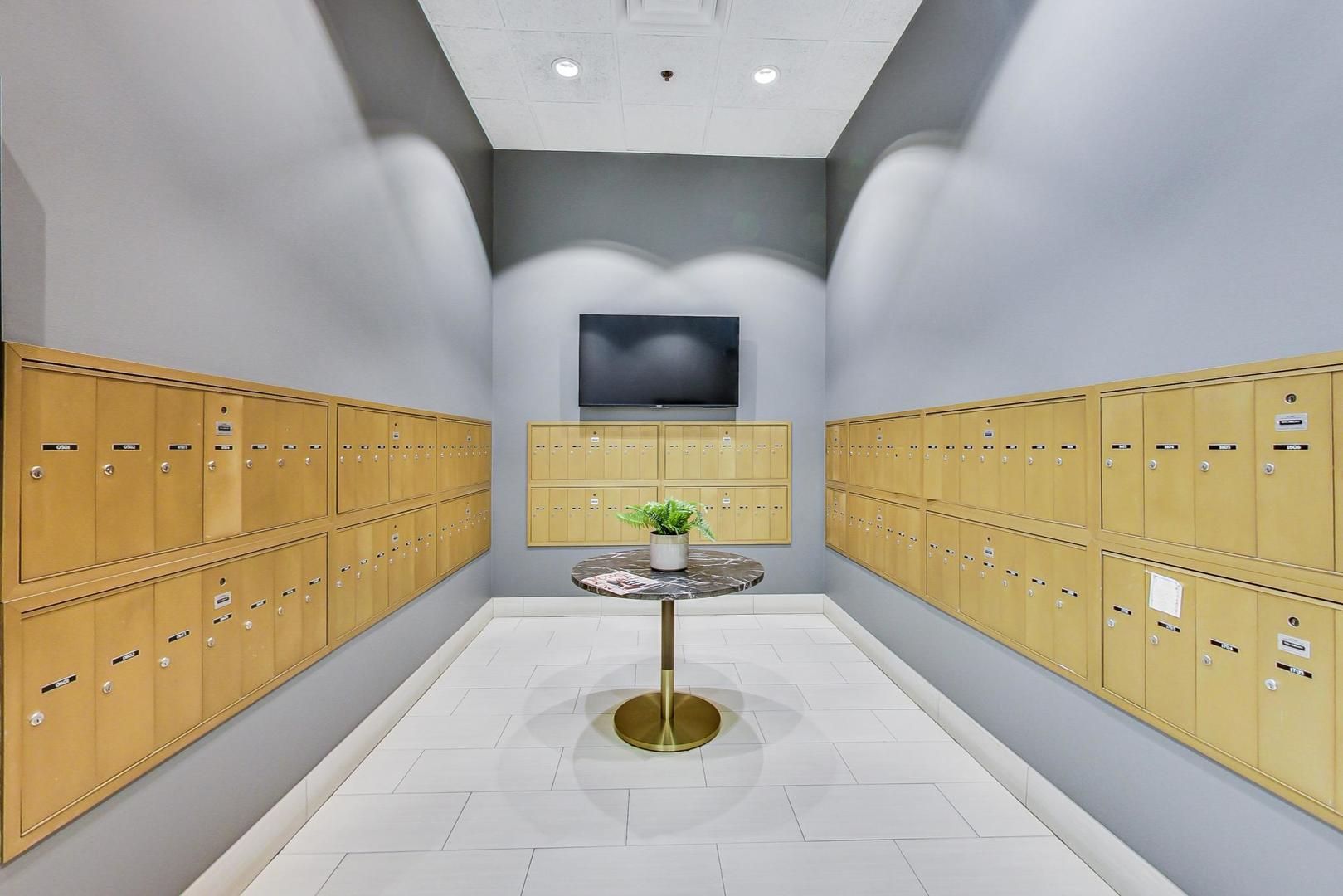 400 W Ontario Street Unit: 1005