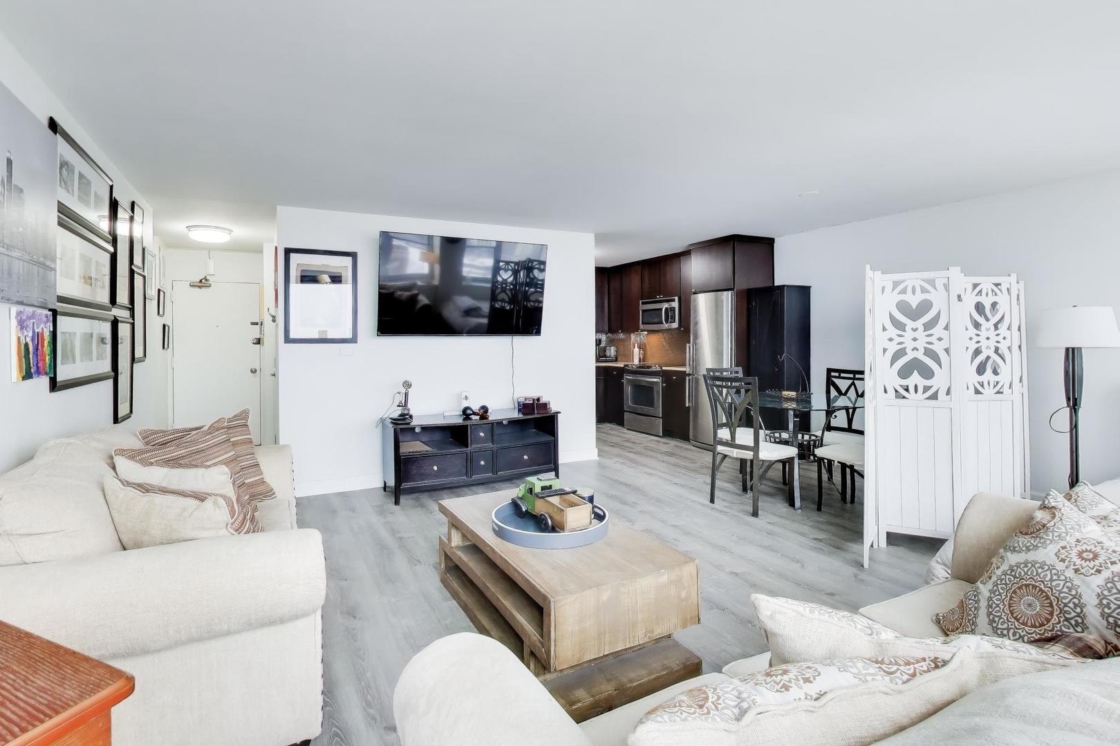 4250 N Marine Drive Unit: 2324
