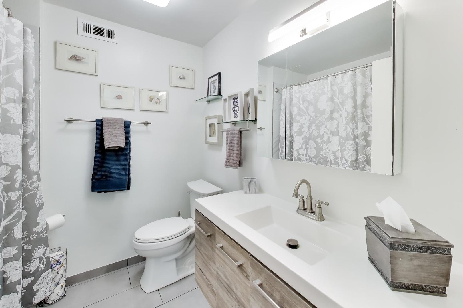 4250 N Marine Drive Unit: 2324