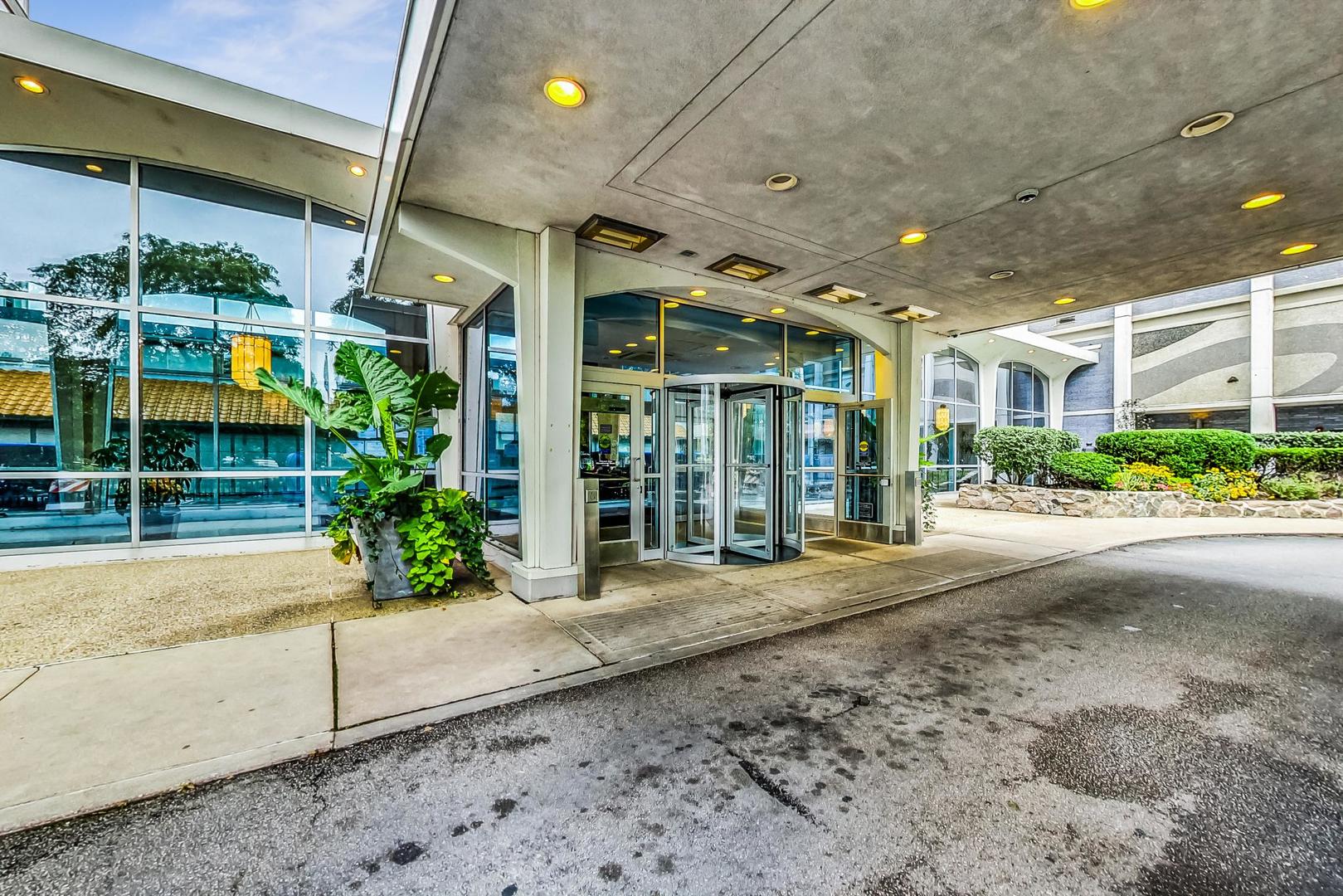 4250 N Marine Drive Unit: 2324