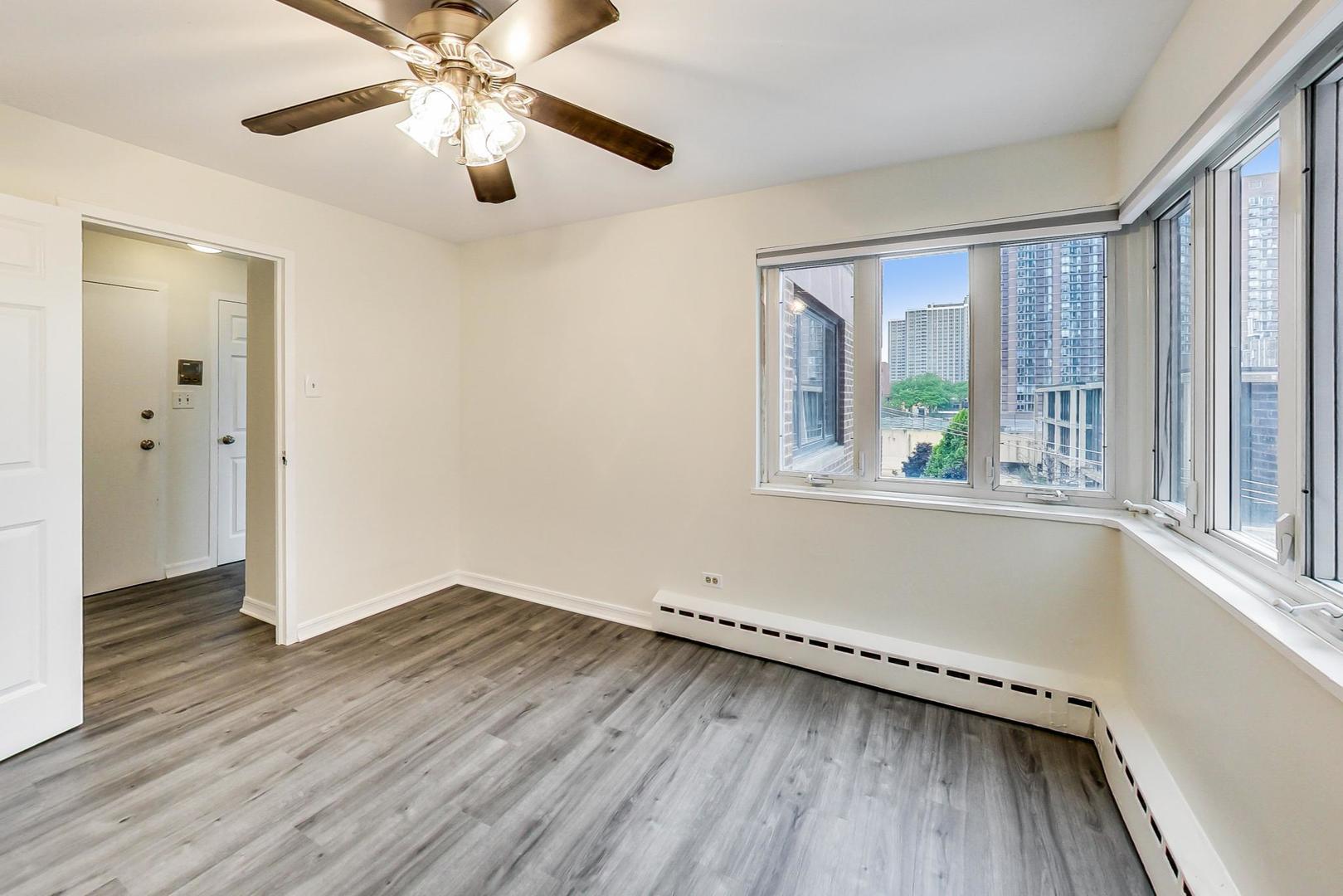 708 W Bittersweet Place Unit: 512