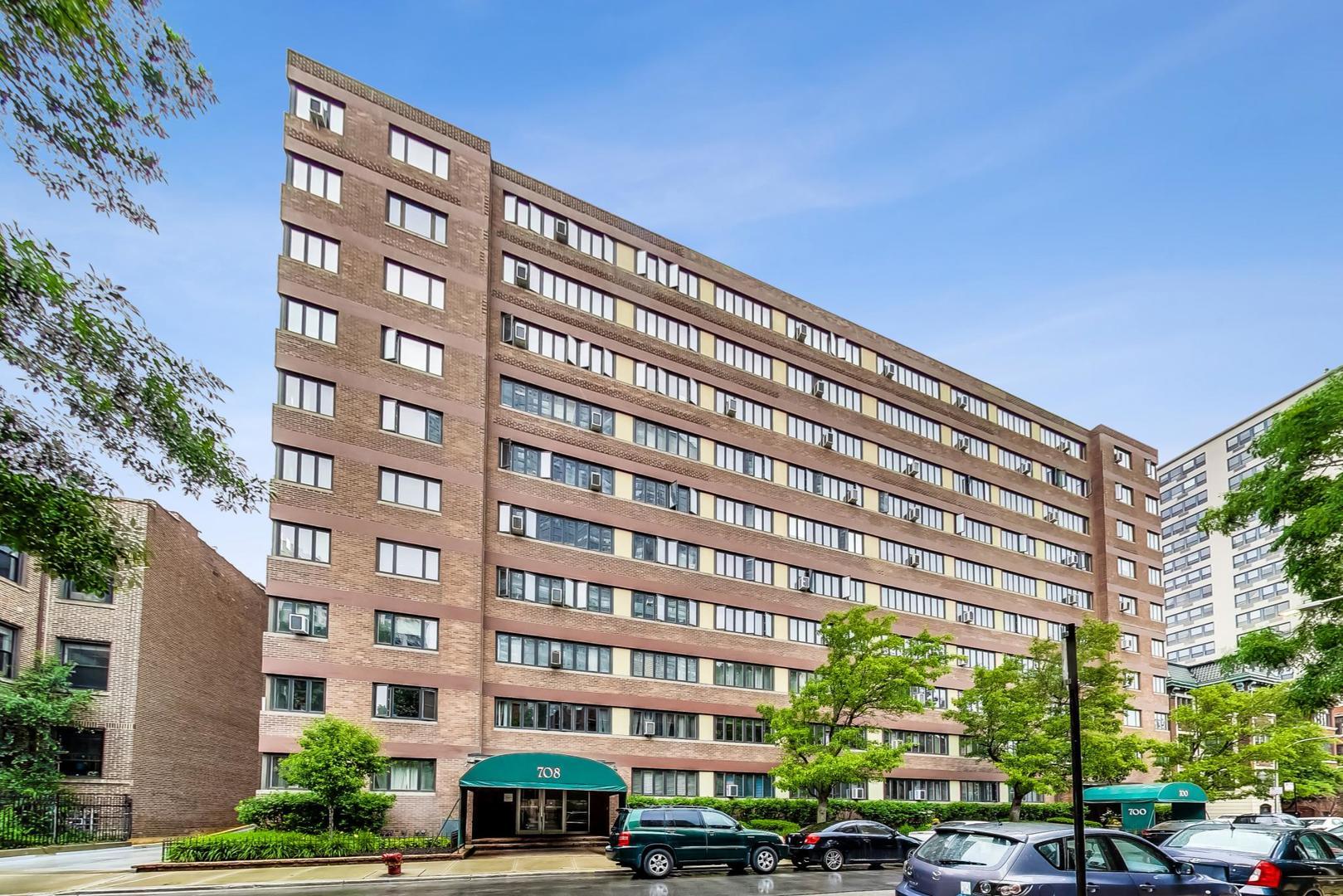 708 W Bittersweet Place Unit: 512
