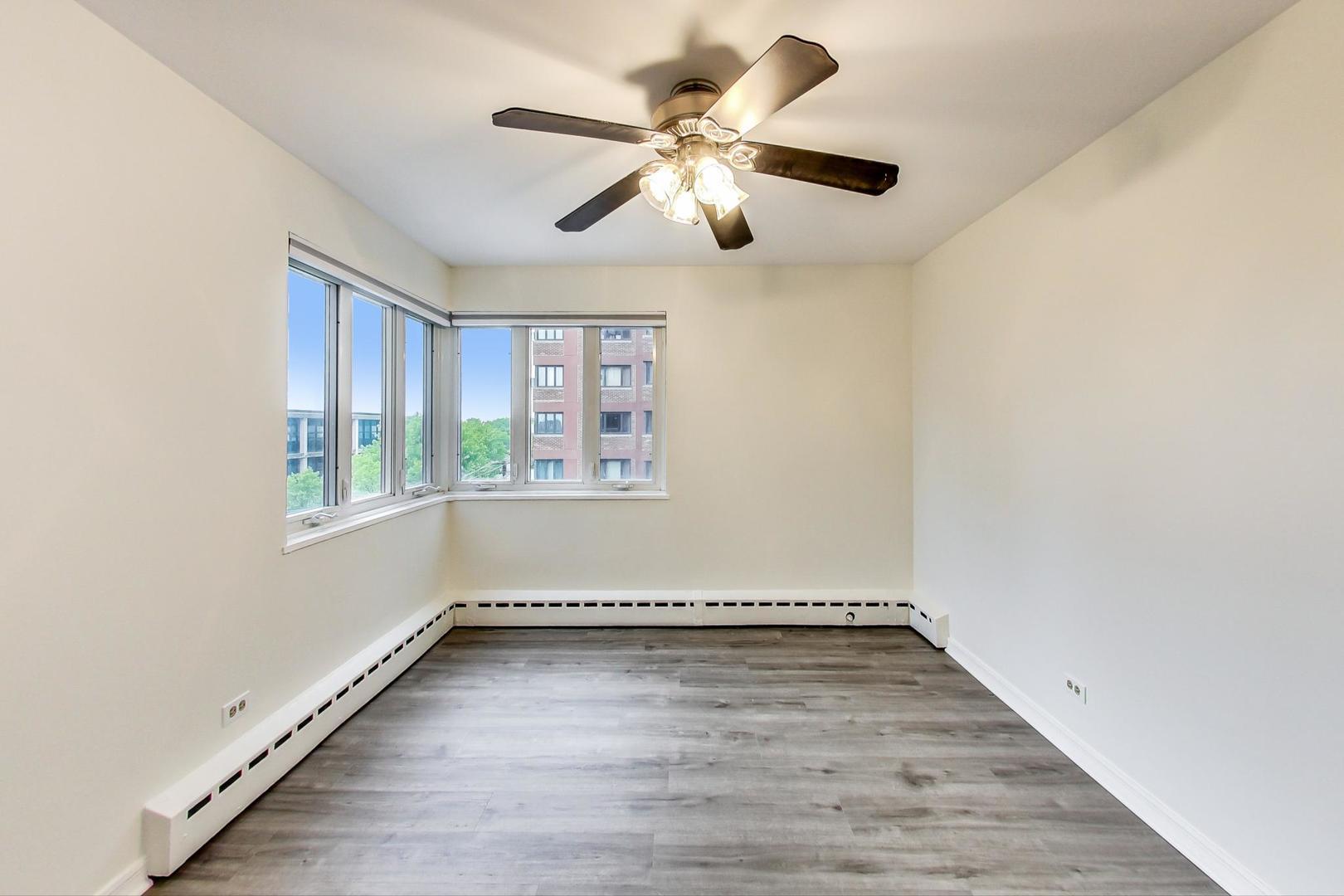 708 W Bittersweet Place Unit: 512