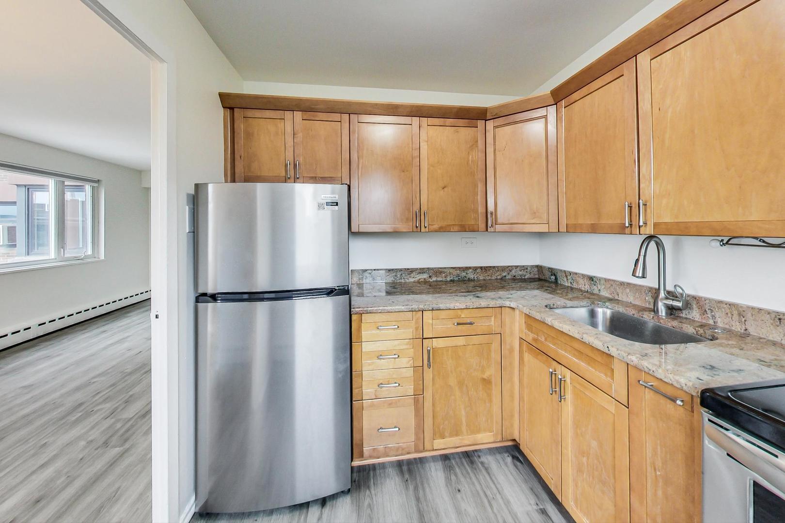 708 W Bittersweet Place Unit: 512