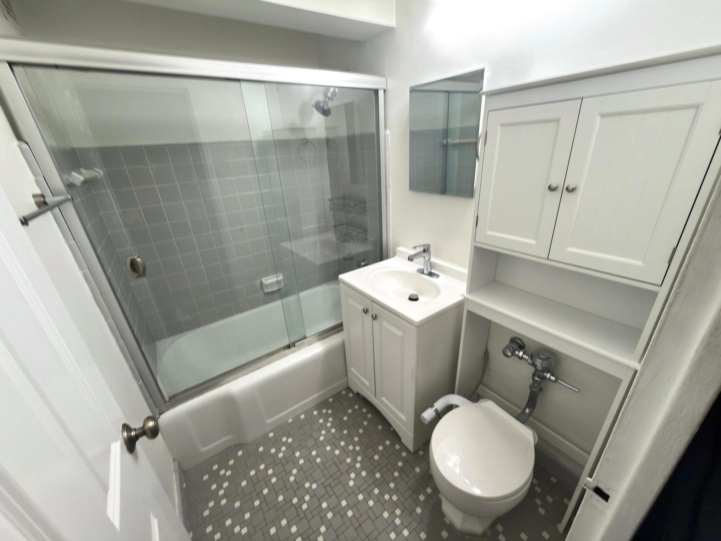 708 W Bittersweet Place Unit: 512