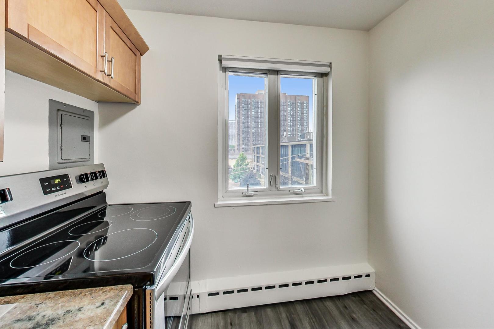 708 W Bittersweet Place Unit: 512