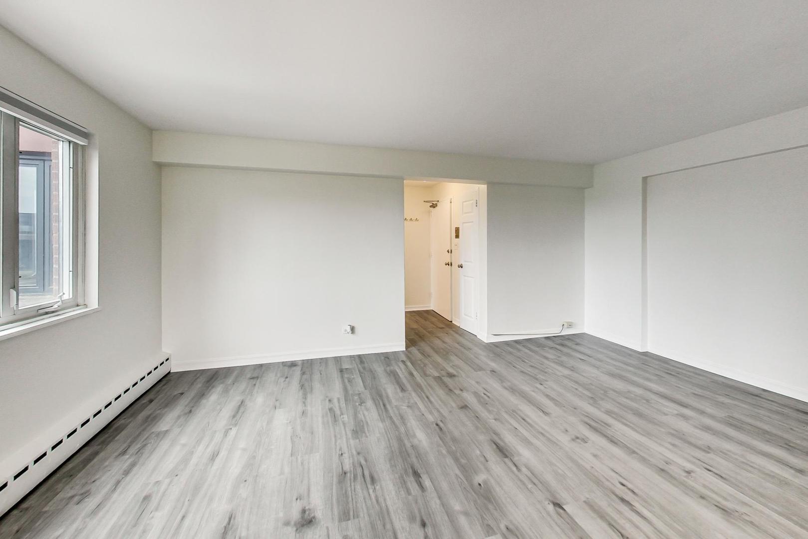 708 W Bittersweet Place Unit: 512