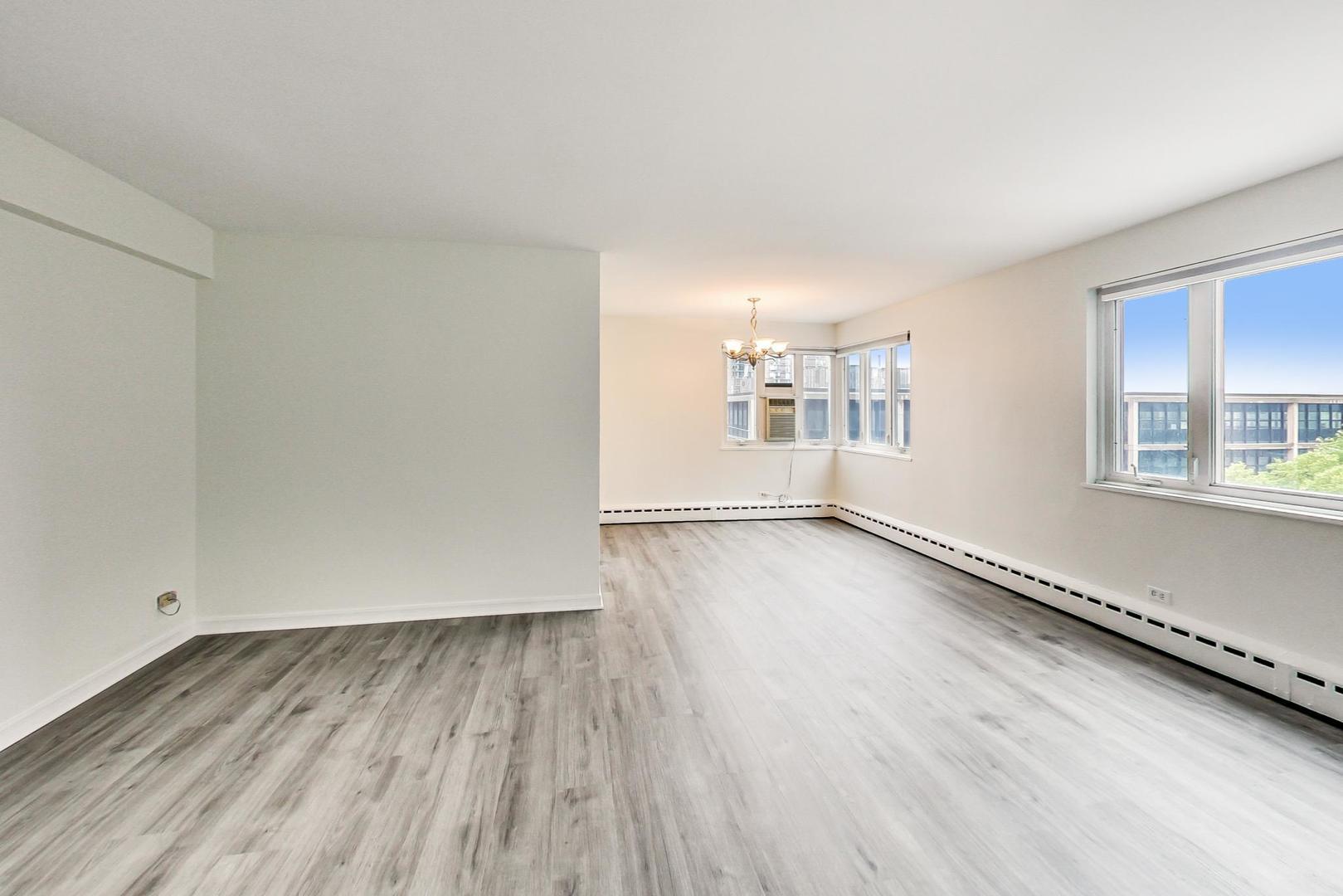 708 W Bittersweet Place Unit: 512