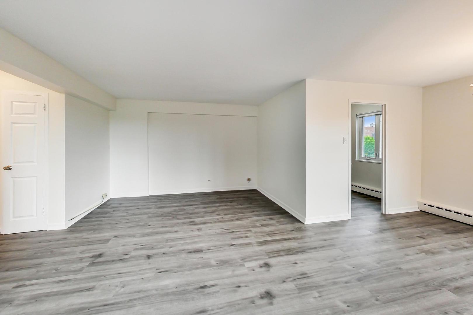 708 W Bittersweet Place Unit: 512