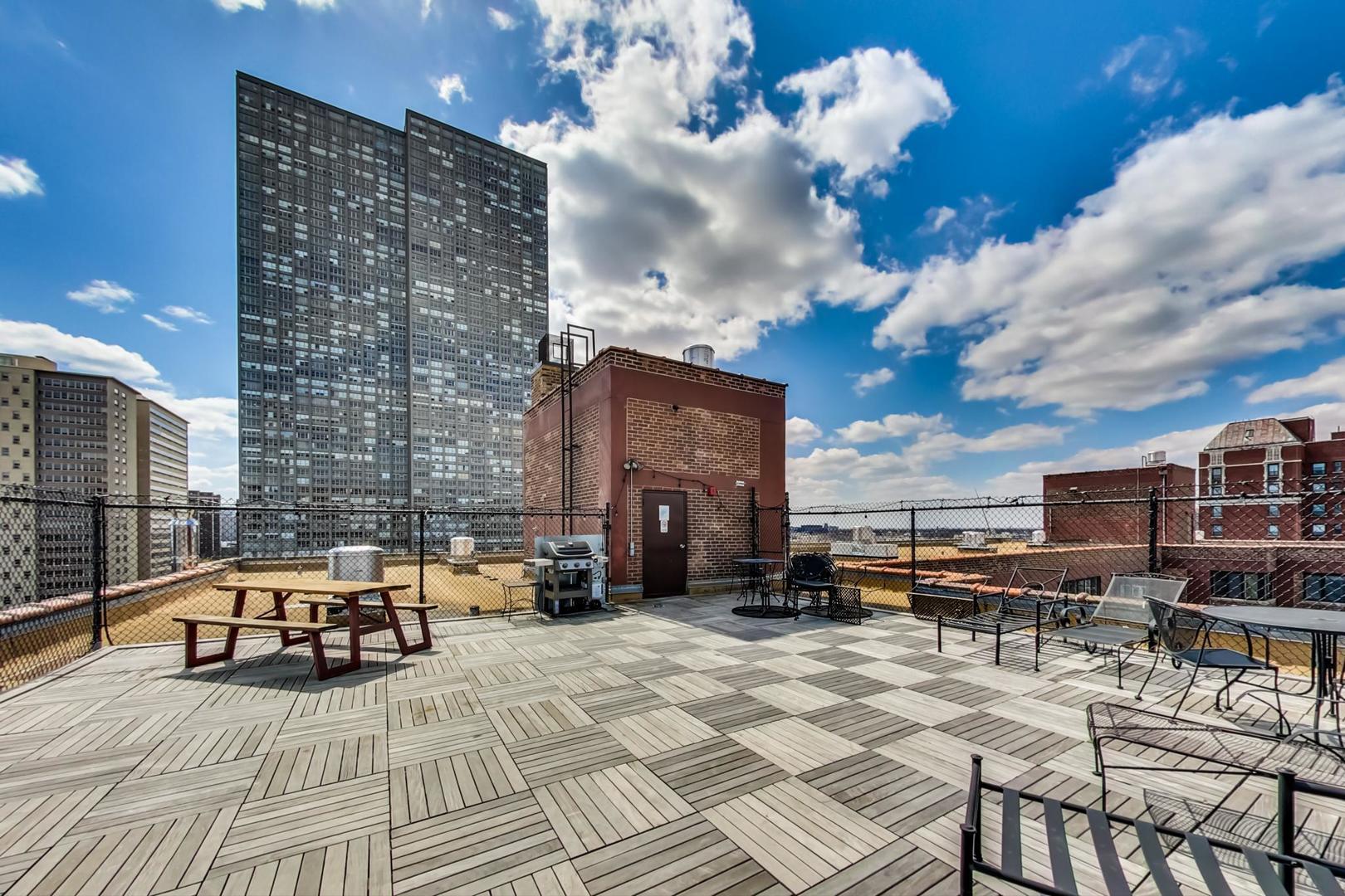 708 W Bittersweet Place Unit: 512