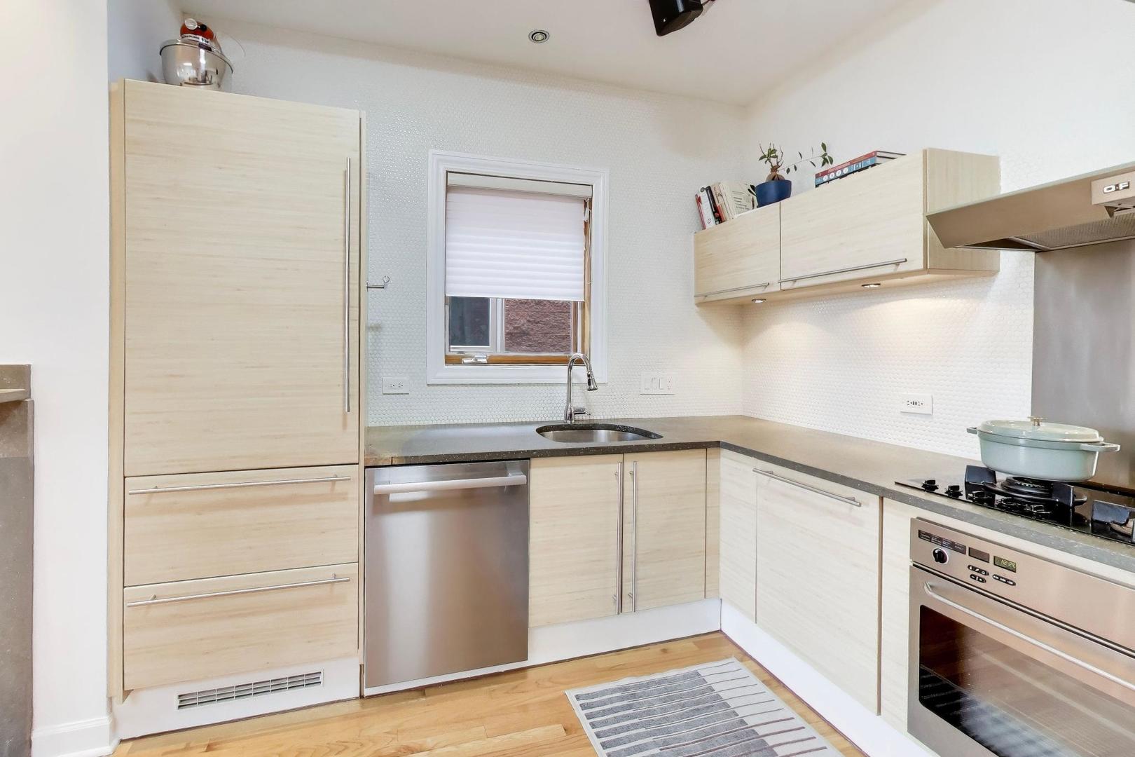 1548 N Hoyne Avenue Unit: 3