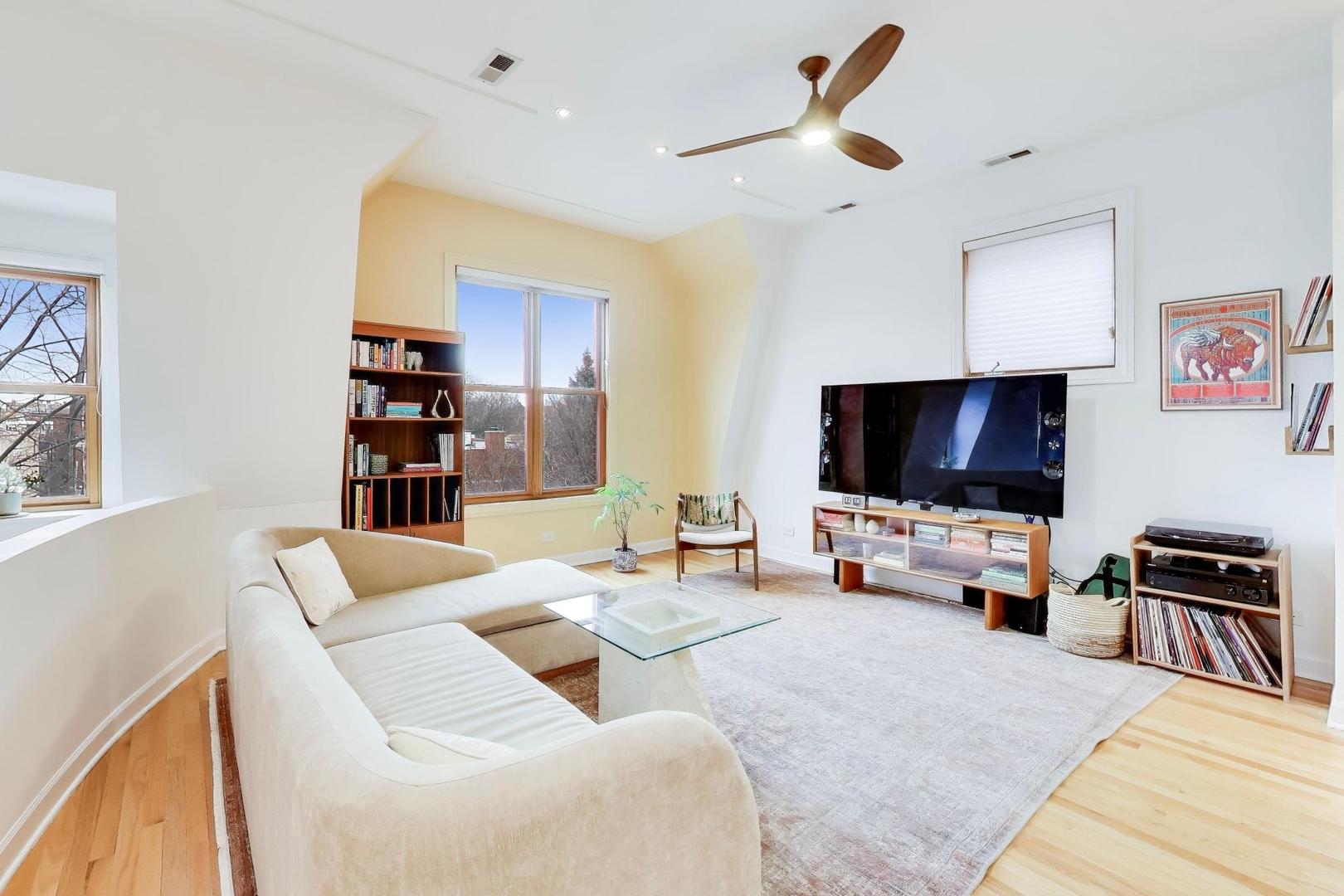1548 N Hoyne Avenue Unit: 3
