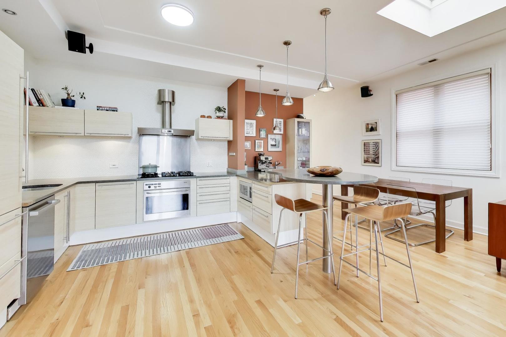 1548 N Hoyne Avenue Unit: 3