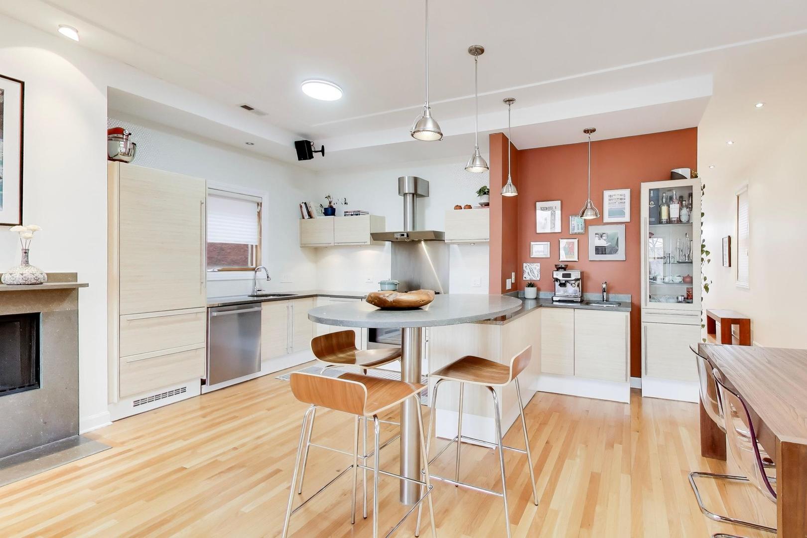 1548 N Hoyne Avenue Unit: 3