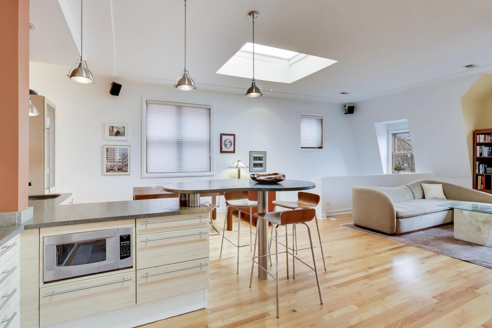 1548 N Hoyne Avenue Unit: 3