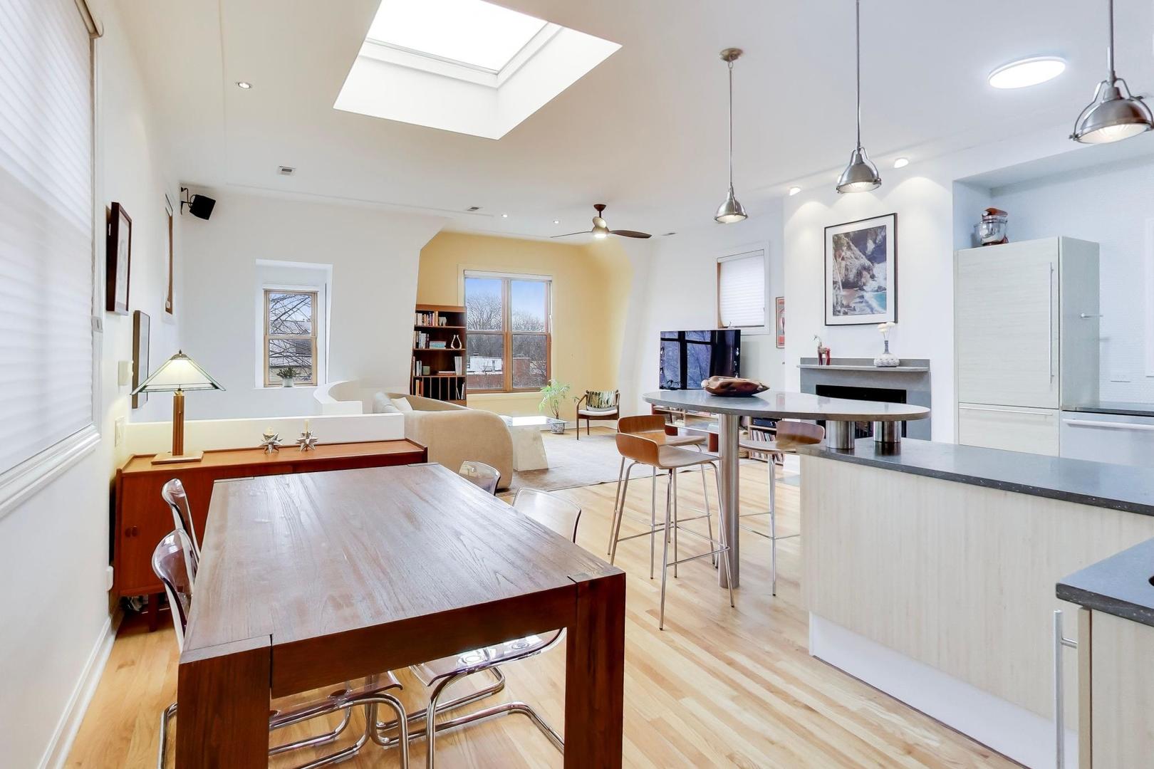 1548 N Hoyne Avenue Unit: 3
