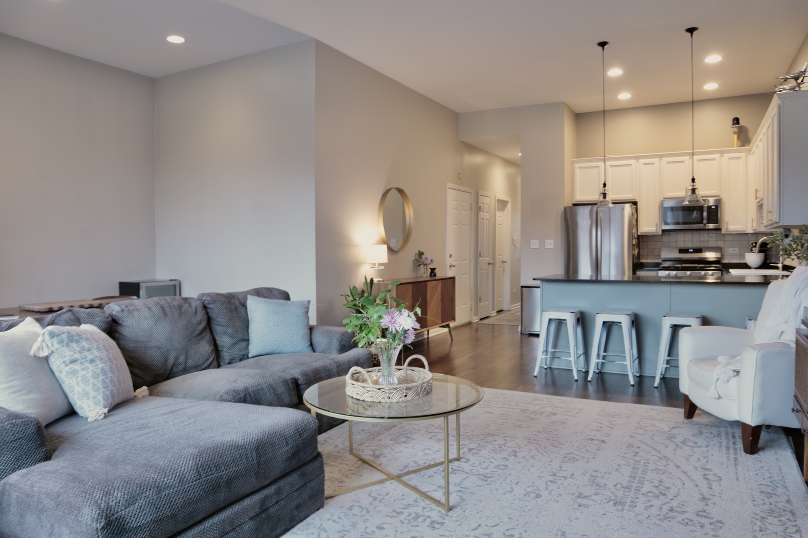 1140 N MILWAUKEE Avenue Unit: 3