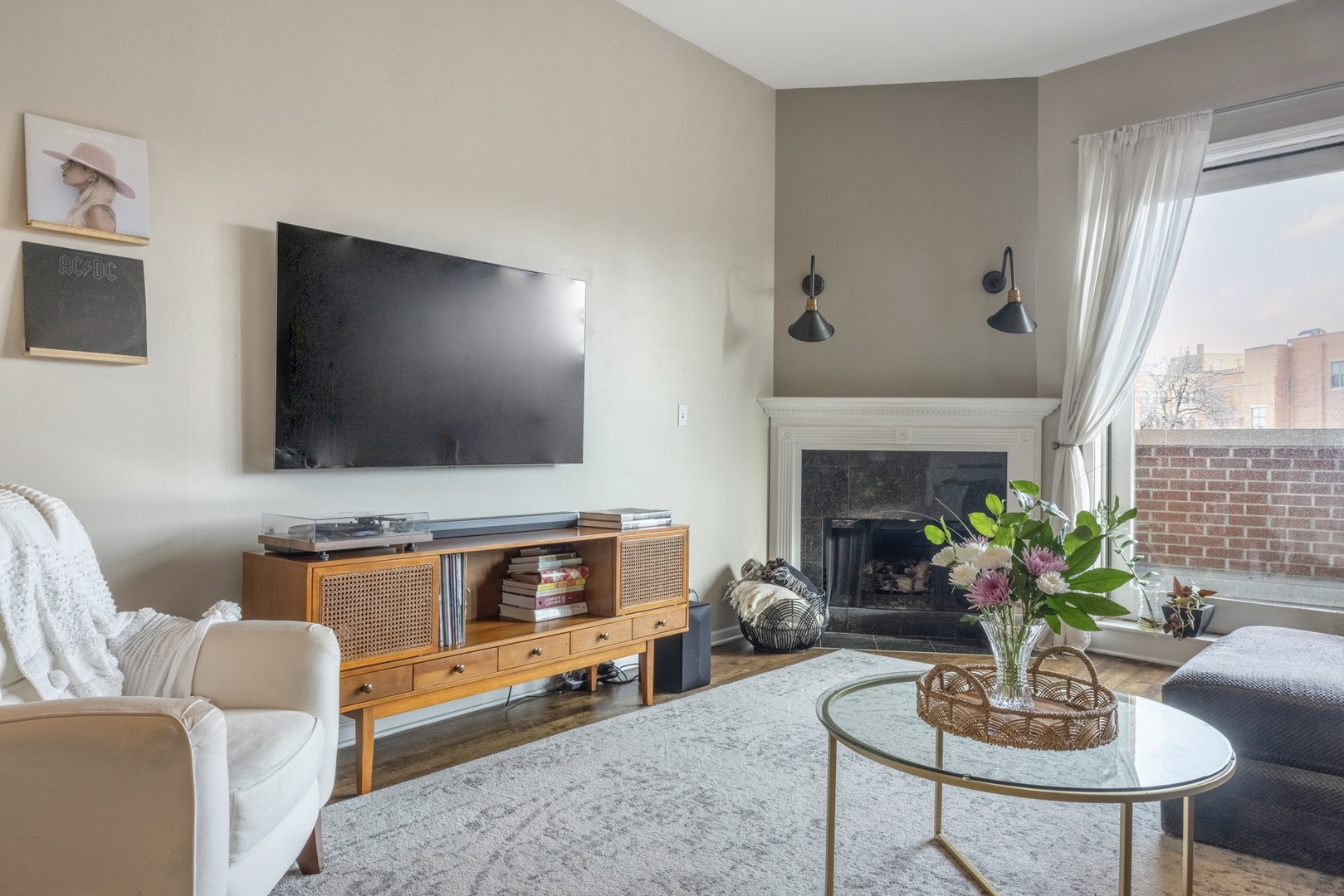 1140 N MILWAUKEE Avenue Unit: 3
