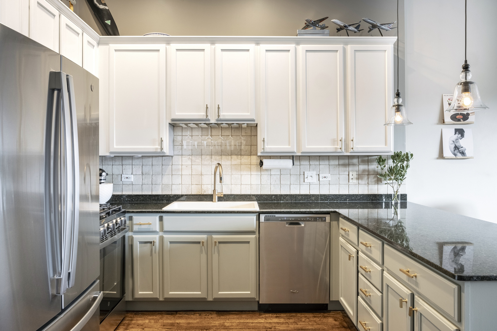 1140 N MILWAUKEE Avenue Unit: 3