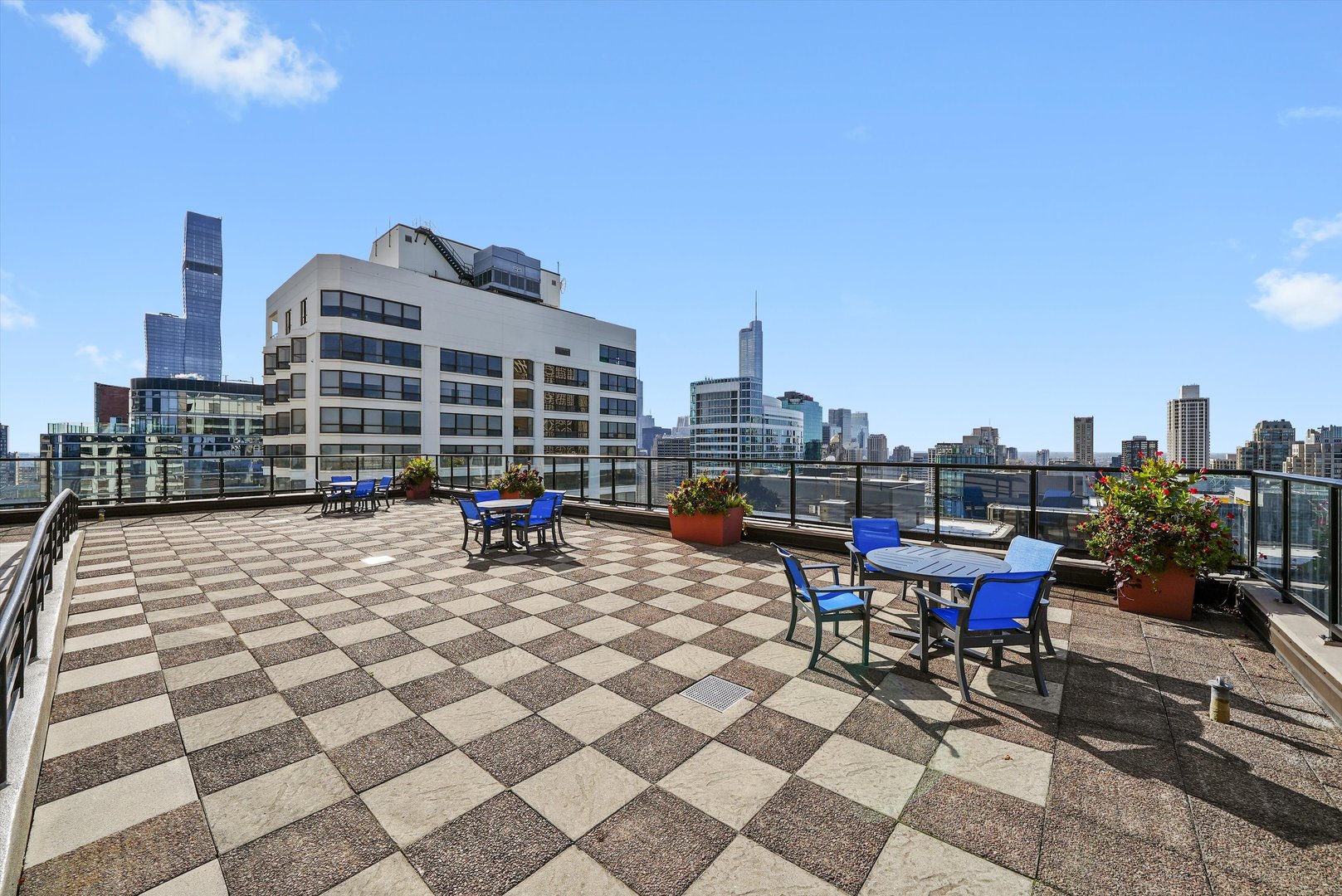 401 E ONTARIO Street Unit: 1304