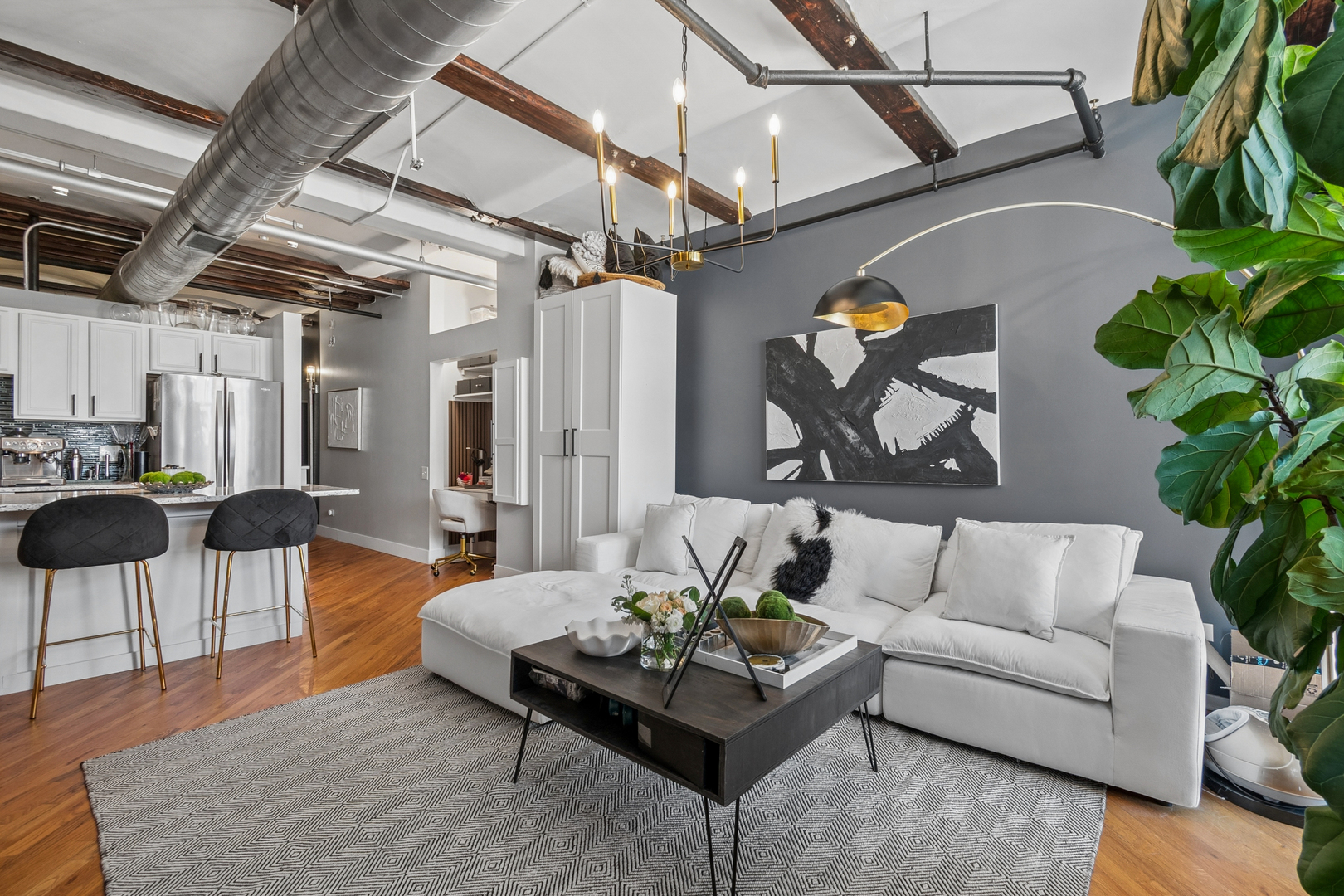 500 S Clinton Street Unit: 641