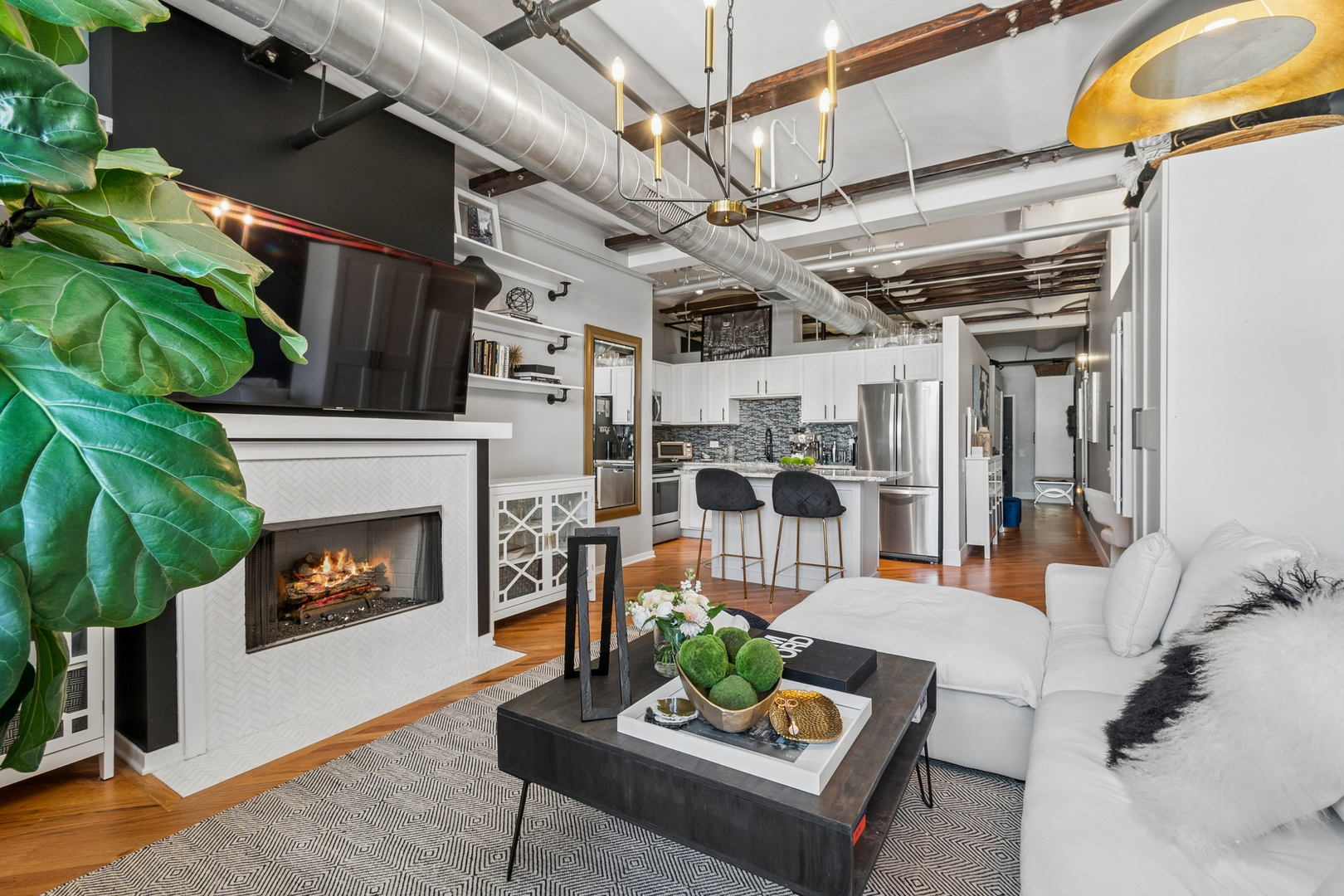 500 S Clinton Street Unit: 641