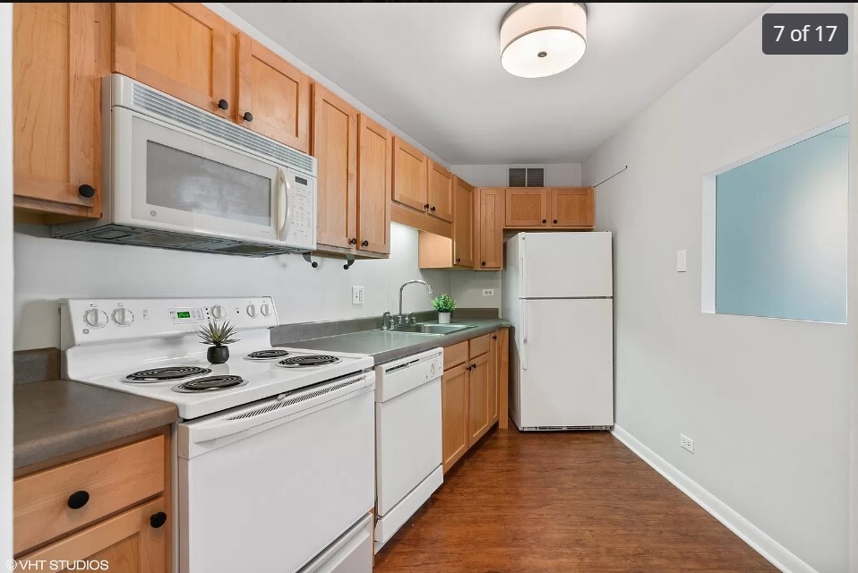 211 E Ohio Street Unit: 1102
