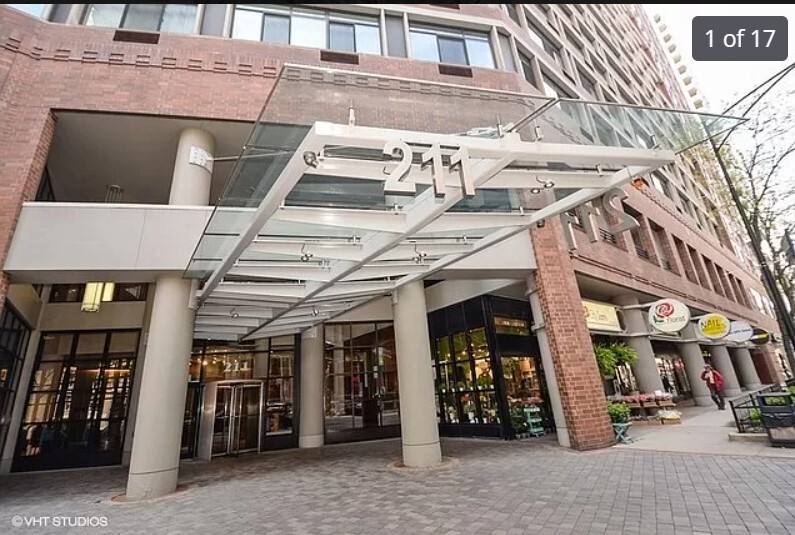 211 E Ohio Street Unit: 1102