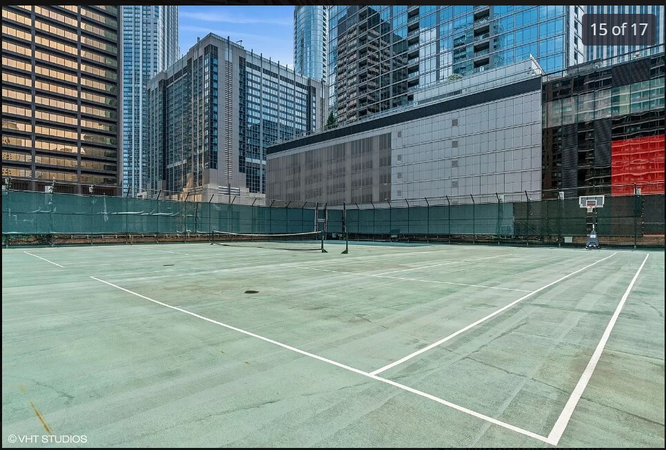 211 E Ohio Street Unit: 1102