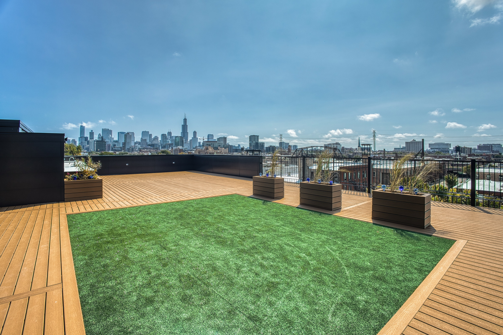 1801 W Grand Avenue Unit: 402