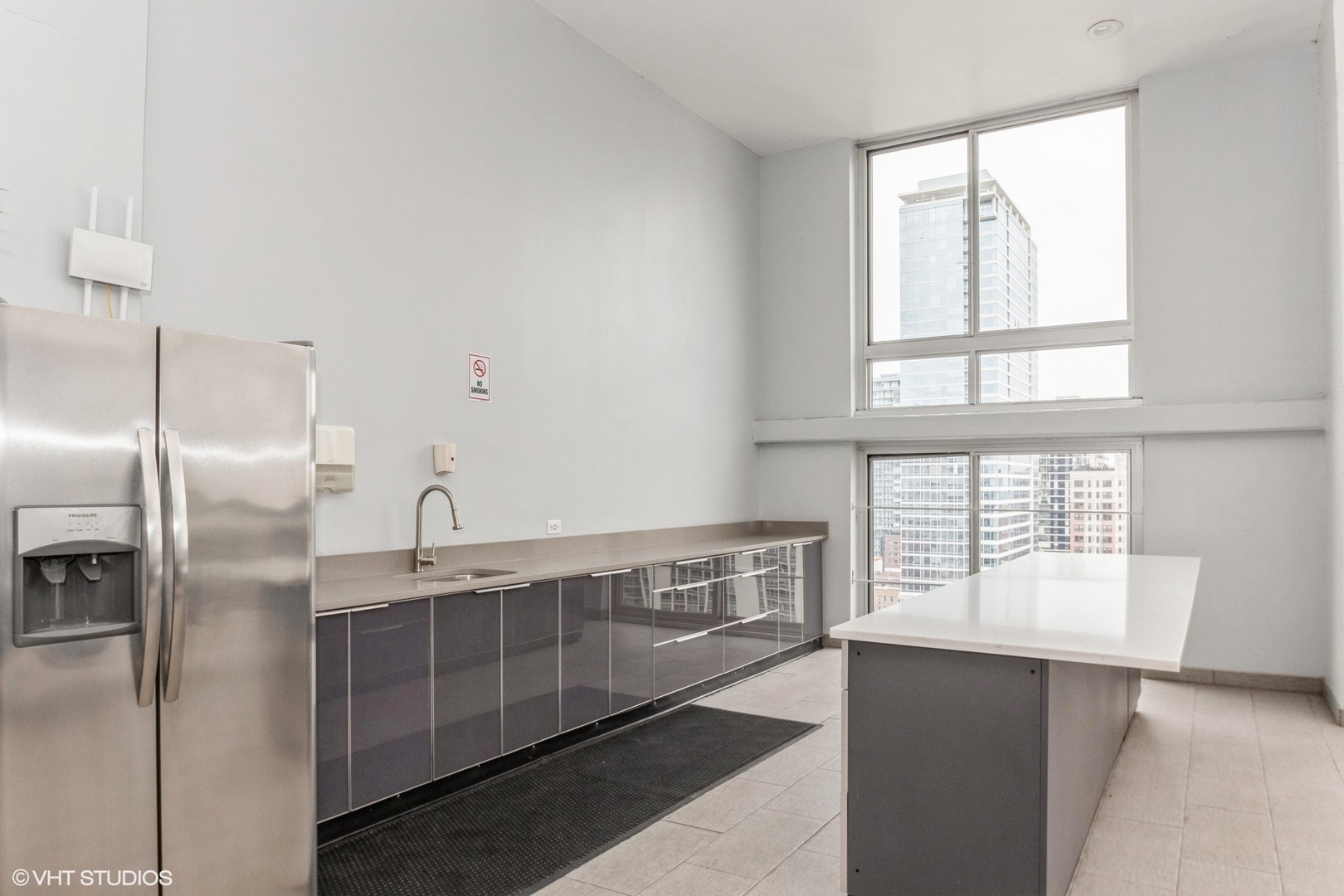 1221 N Dearborn Street Unit: 802S