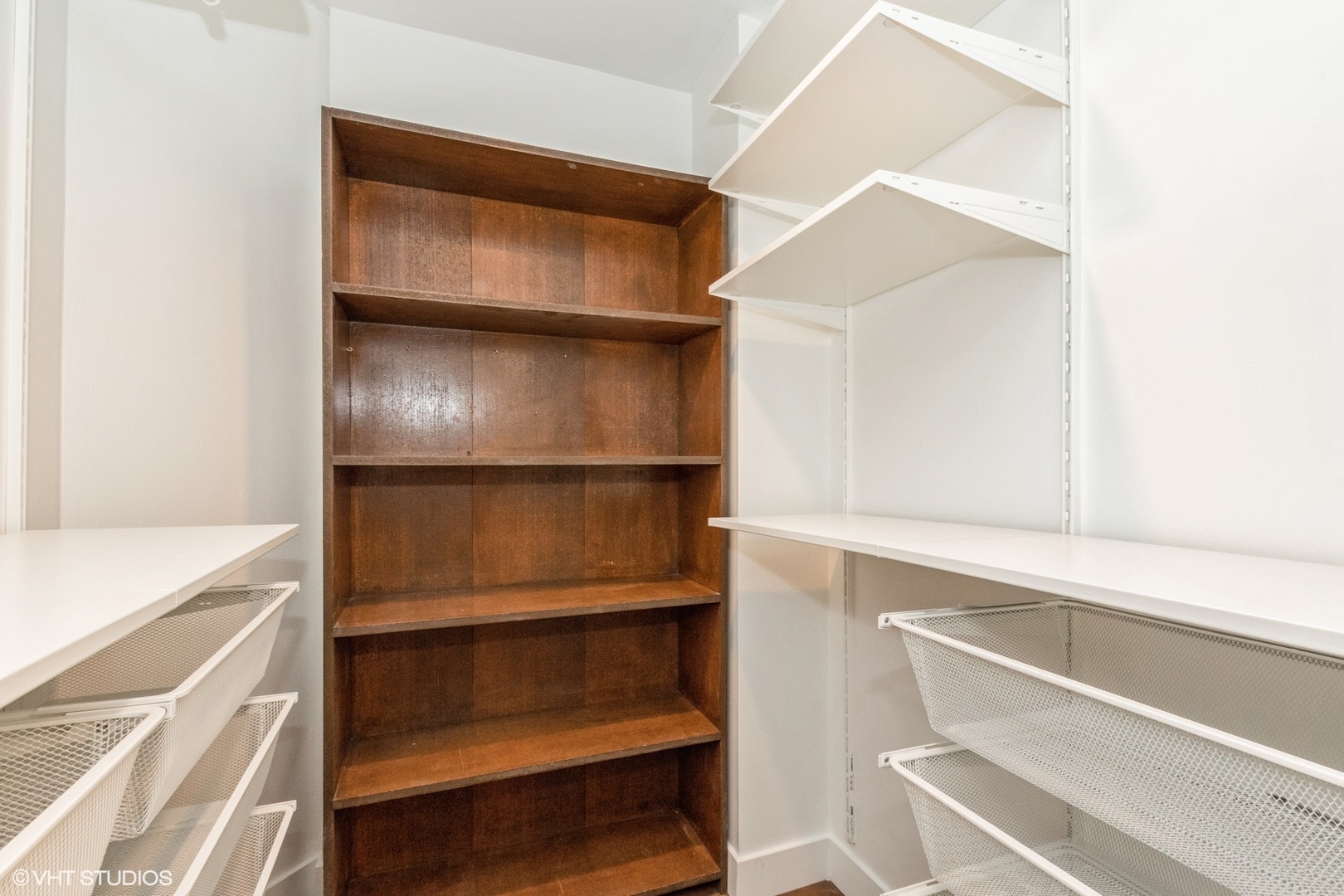 1221 N Dearborn Street Unit: 802S
