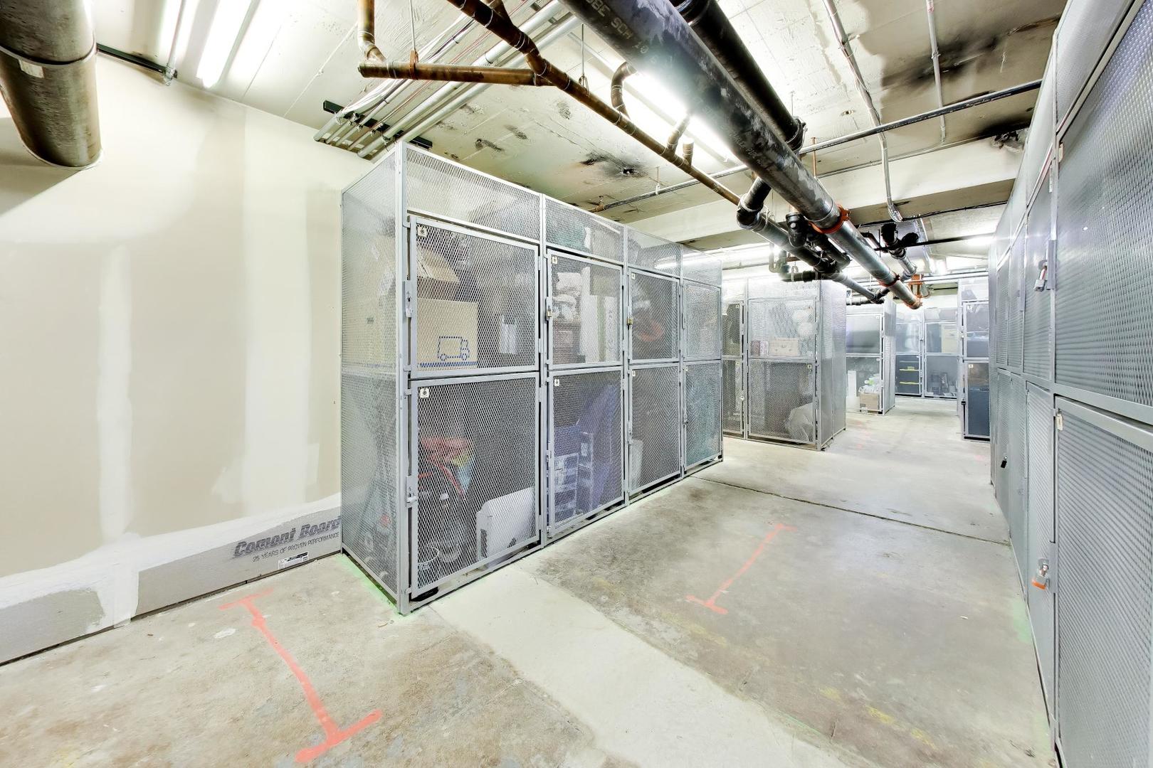 565 W Quincy Street Unit: 801