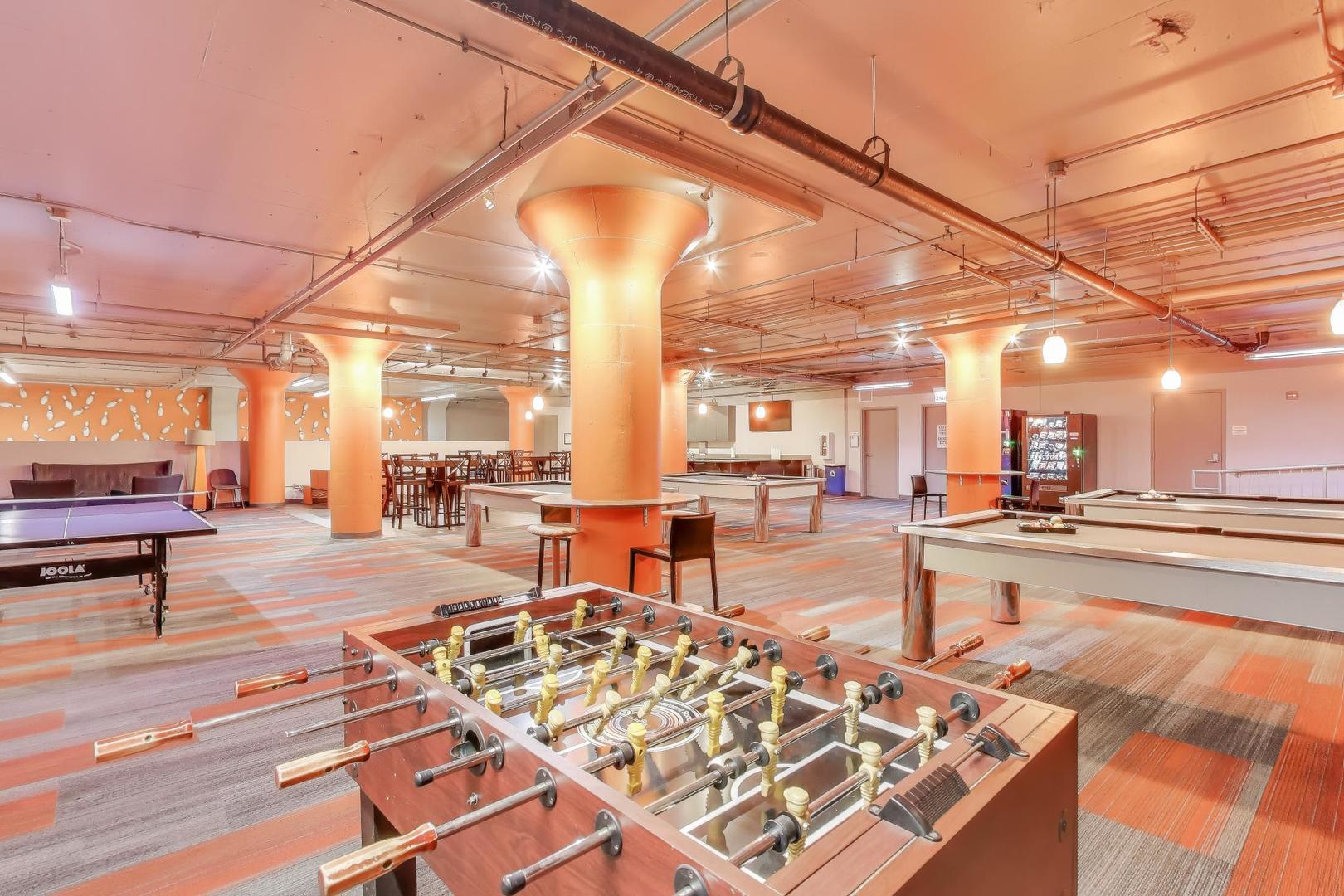 565 W Quincy Street Unit: 801