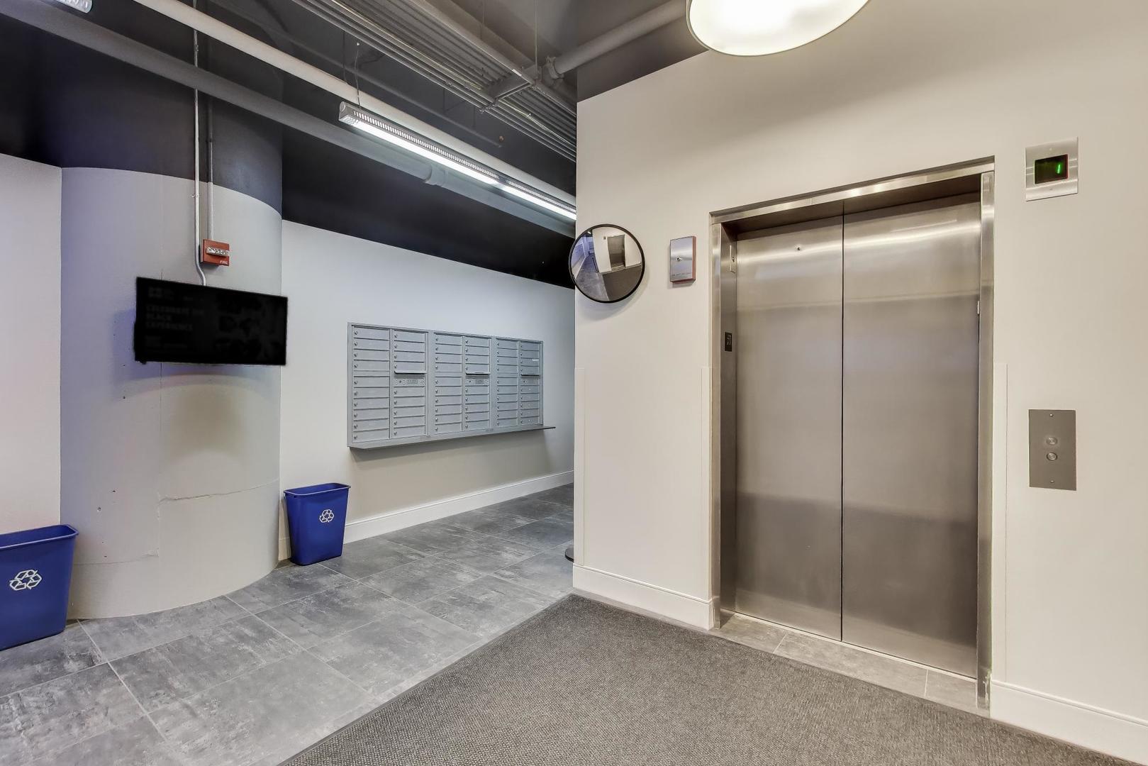 565 W Quincy Street Unit: 801