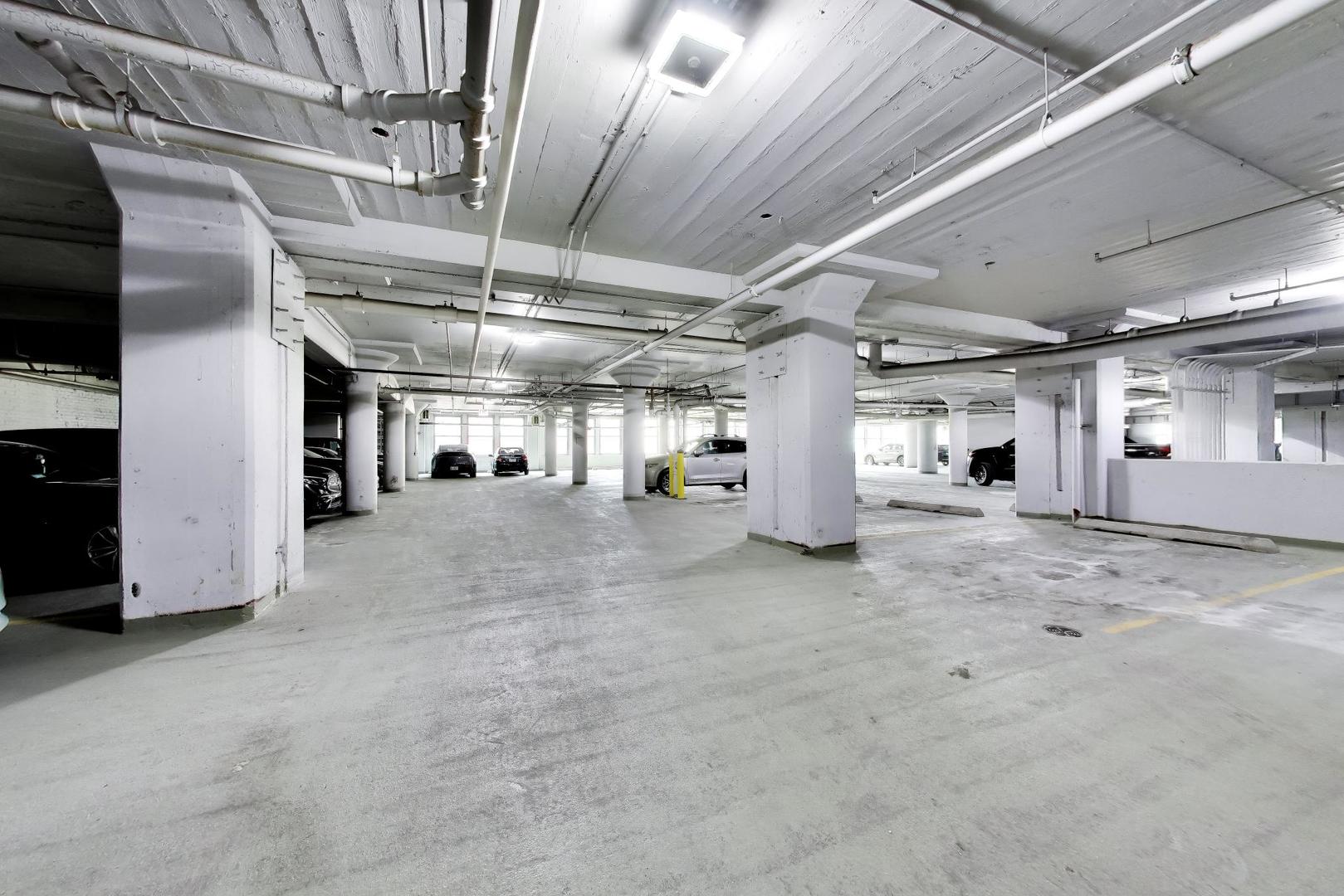 565 W Quincy Street Unit: 801