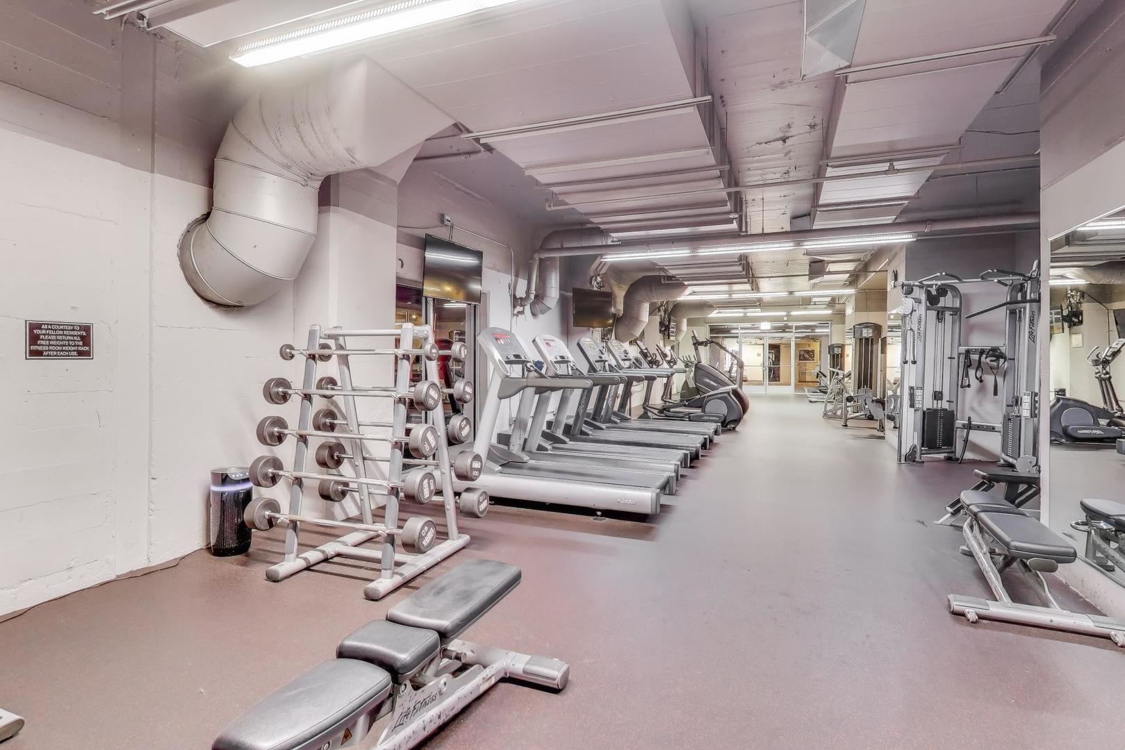 565 W Quincy Street Unit: 801
