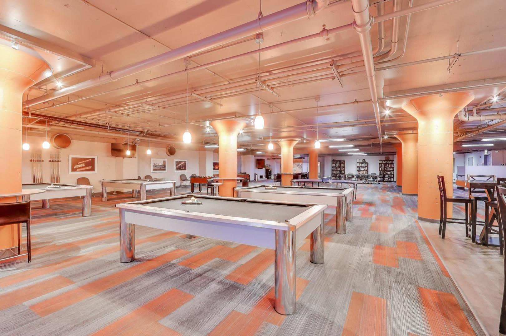 565 W Quincy Street Unit: 801