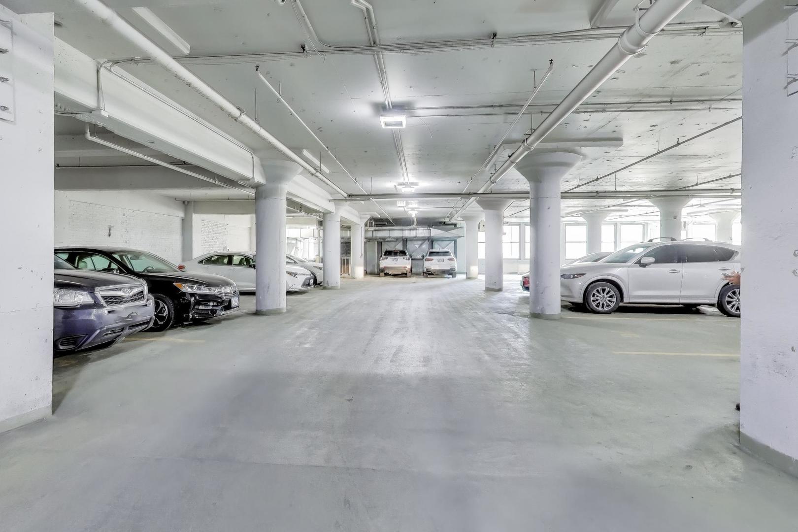 565 W Quincy Street Unit: 801