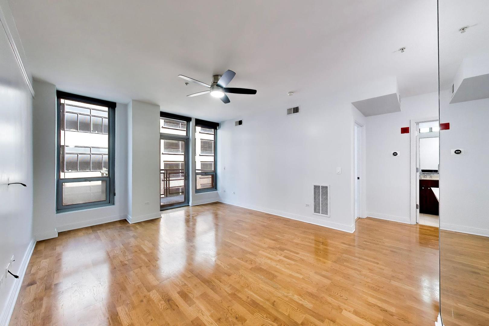 565 W Quincy Street Unit: 801