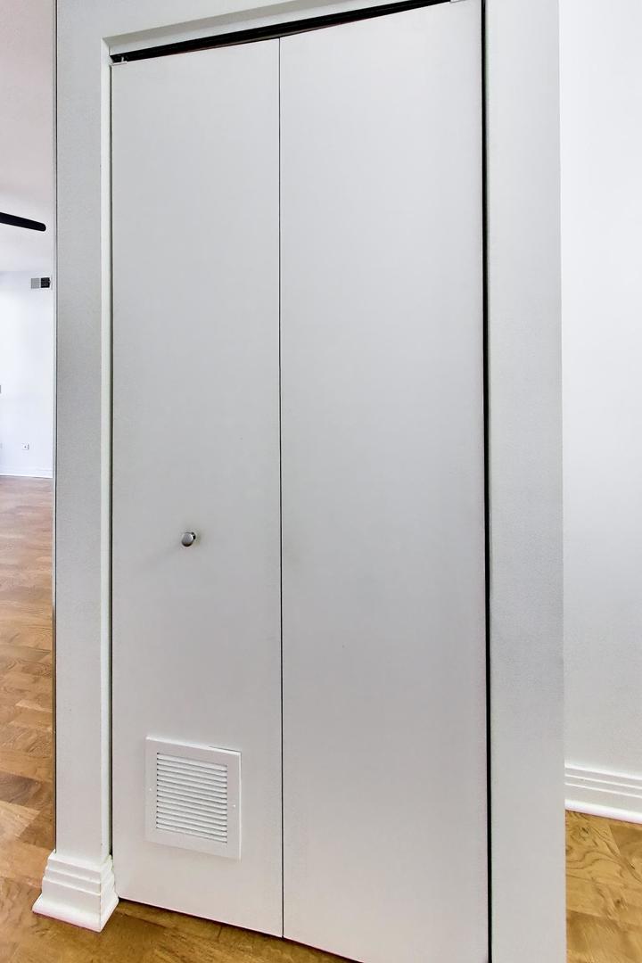 565 W Quincy Street Unit: 801