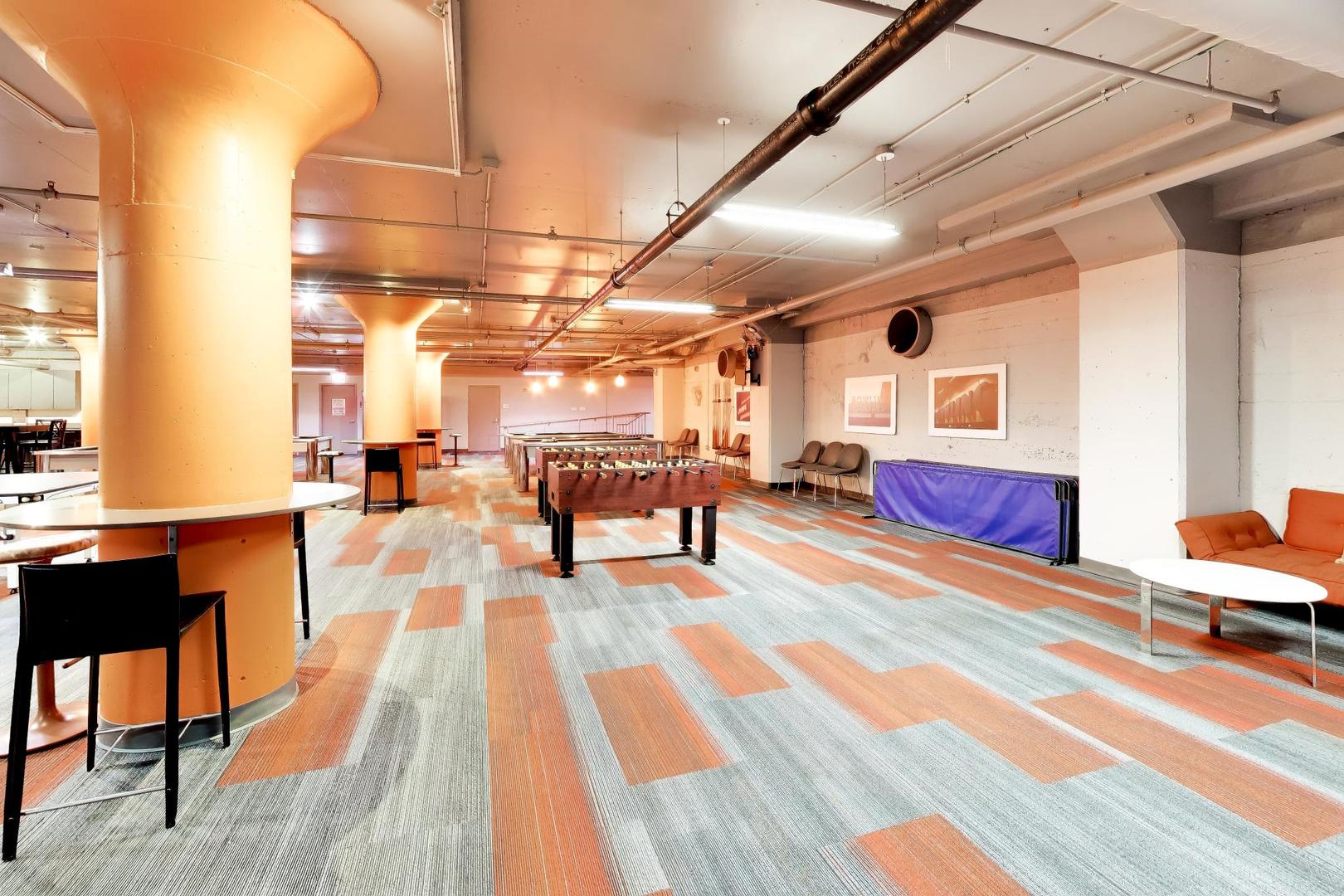 565 W Quincy Street Unit: 801