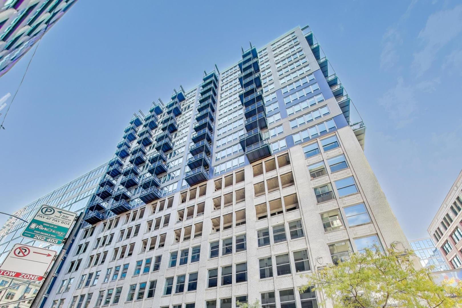 565 W Quincy Street Unit: 801