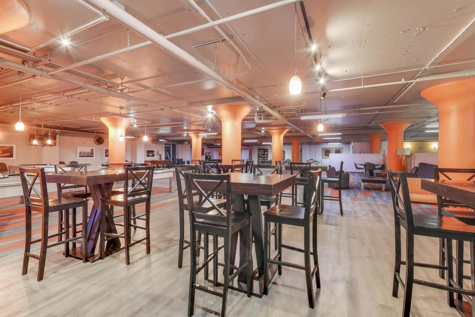 565 W Quincy Street Unit: 801