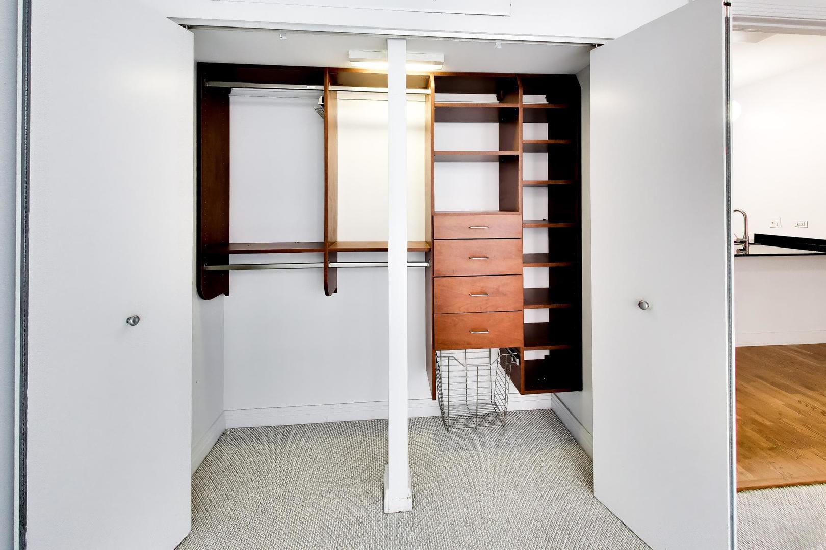 565 W Quincy Street Unit: 801