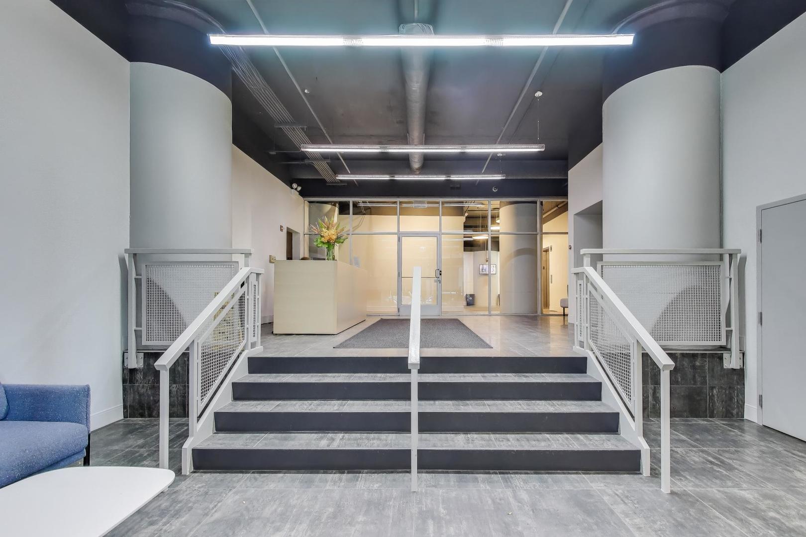 565 W Quincy Street Unit: 801