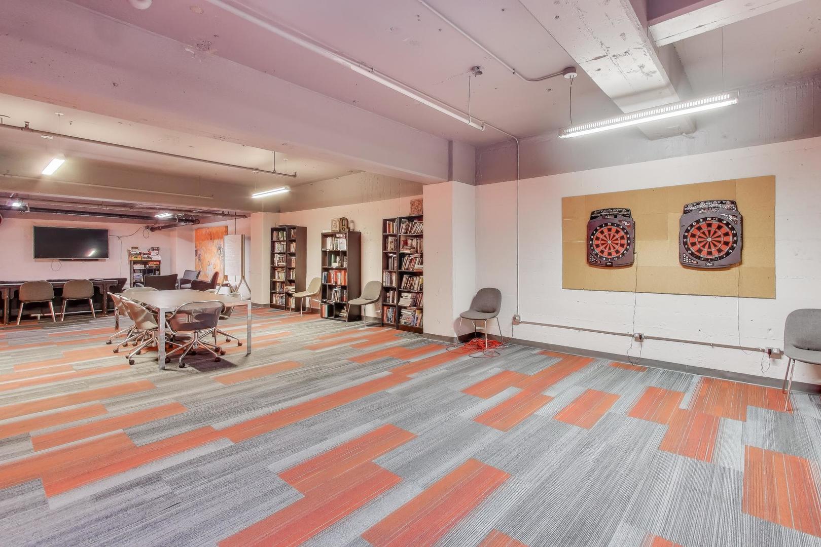 565 W Quincy Street Unit: 801